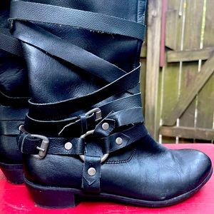 NAUGHTY MONKEY KNEE HIGH MOTO BOOTS WITH PEWTER HARDWARE 7.5